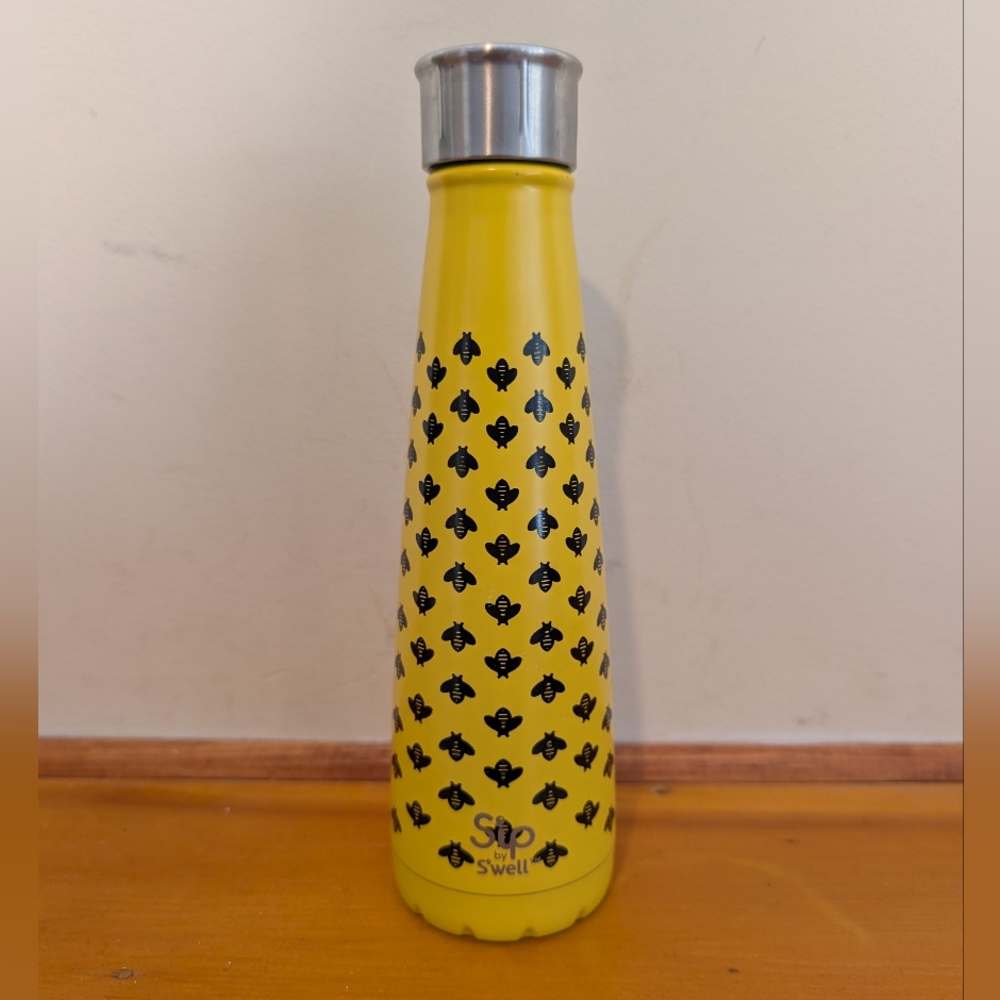 Sip by Swell Bee insulated stainless steel water bottle bee print 15 oz.